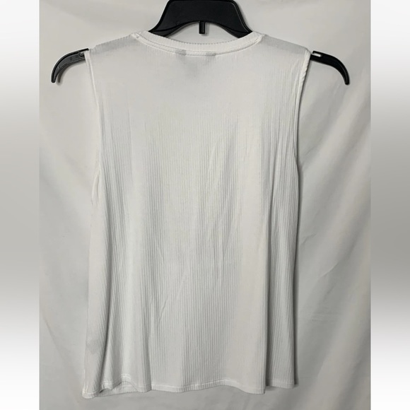3/$30 NWT Simply Vera Vera Wang Sleeveless White Twisted
Knot Petite Large - Picture 6 of 14
